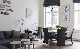 Cozy & Bright Apartment